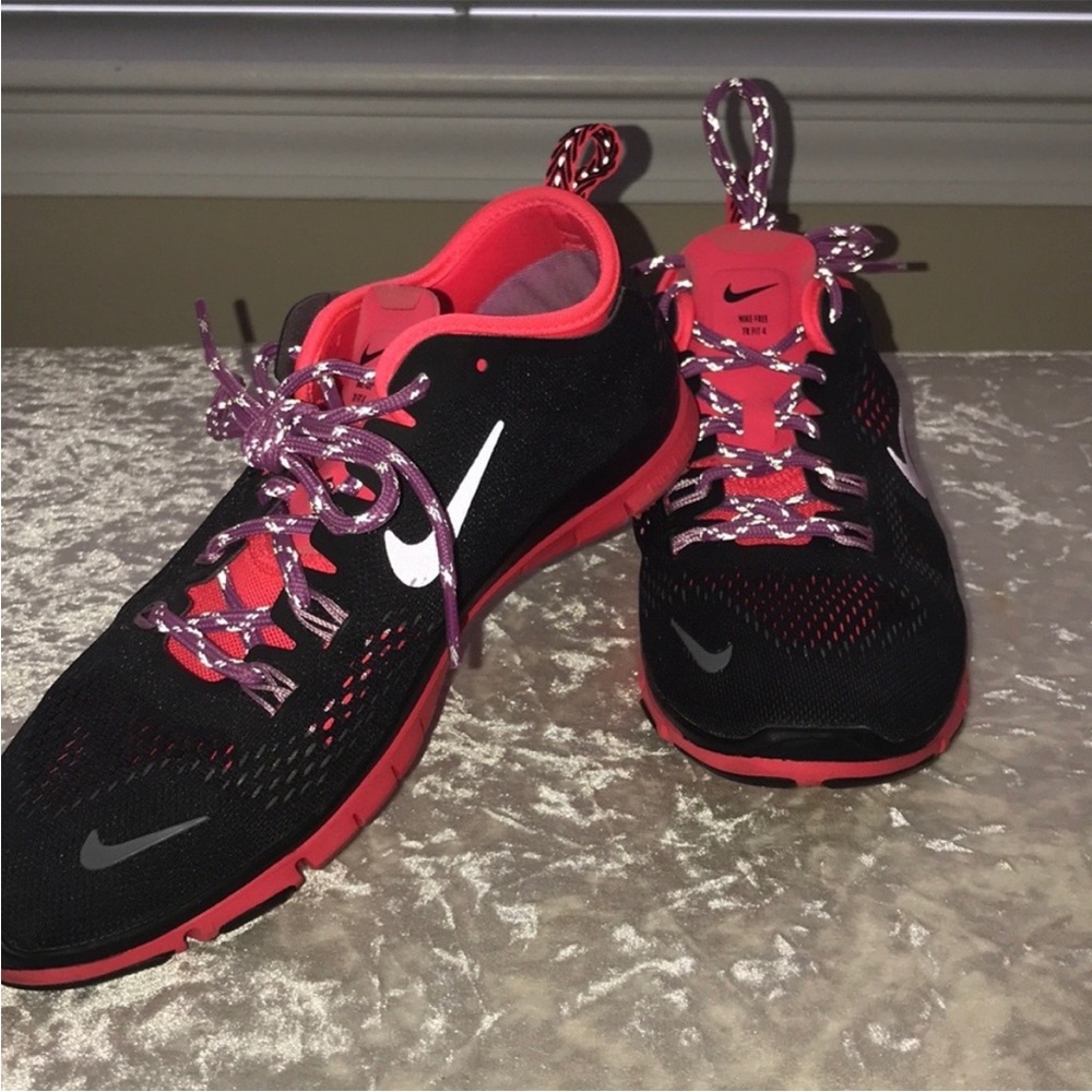 Nike Free 5.0 TR fit 4 athletic shoe pink and black